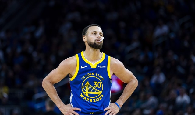 梅尔顿赞叹库里独特影响力：一次无球掩护足以颠覆防守体系