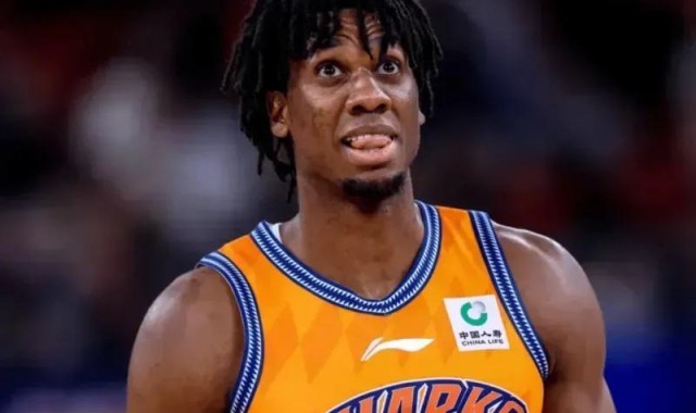 卢伟就偷着乐吧！三大内线足以摧毁攻守，签白边成最佳引援！