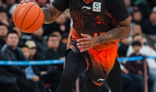 数据封神！鲍威尔37分钟等效数据碾压布朗，邱彪该解锁王牌了|浙江广厦|德雷克·鲍威尔|体育数据分析|诺曼·鲍威尔|山东男篮_新浪体育_新浪新闻