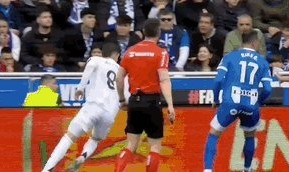 【西甲】卡马温加破门姆巴佩红牌，皇马1比0阿拉维斯