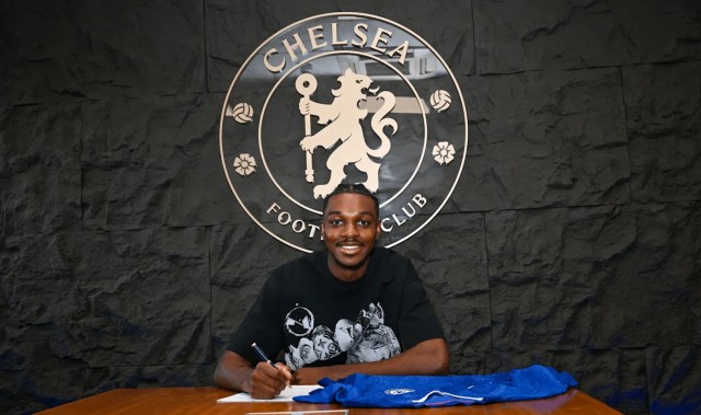 官方：切尔西与20岁后场多面手凯登-威尔逊续约至2030年