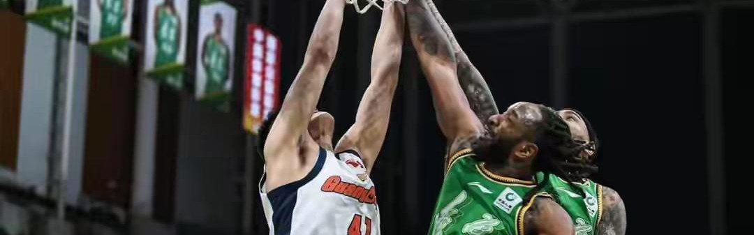 辽宁惨败广东，揪出最大混子，杨鸣气得直跺脚，杜锋偷着笑