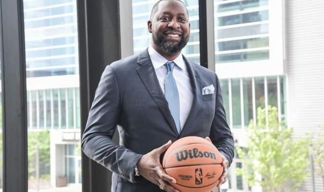 雄鹿新帅充满豪情壮志，他已经俘获字母哥的“芳心”