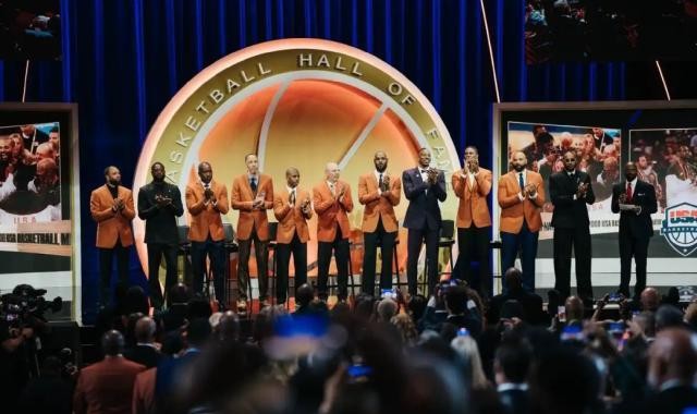 【观察】传奇定格！梦八兄弟登高处 遍插茱萸少一人