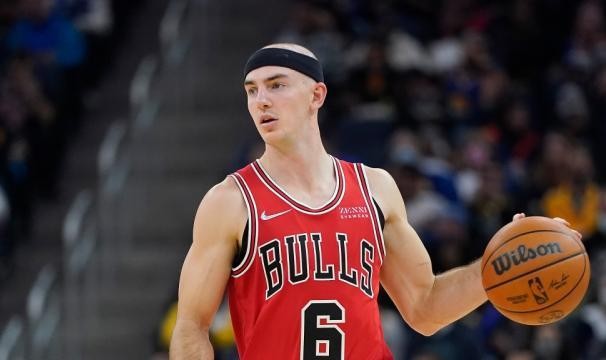 卡鲁索：靠直觉打出顶级防守 投射表现还需要提高