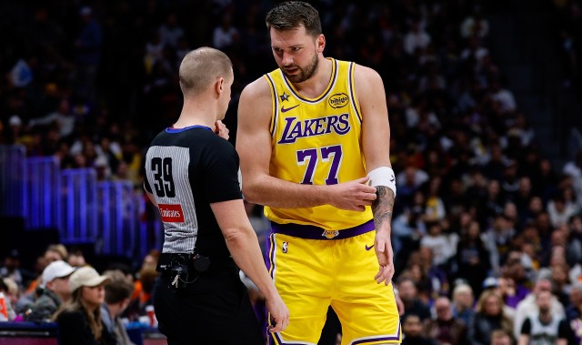 遭遇严防！东契奇27投11中&amp;三分13中3 空砍32+11+8&amp;正负值-17