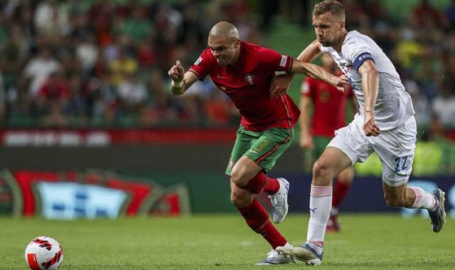 39岁佩佩依然牛 从对方禁区回防本方禁区用了10秒