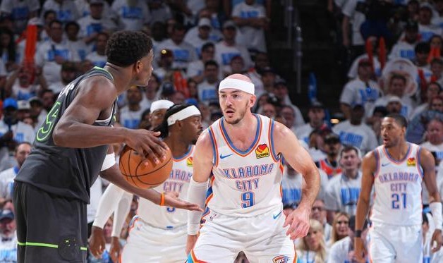 正负值第4+抢断第5！8100万卡鲁索诠释3D王牌价值